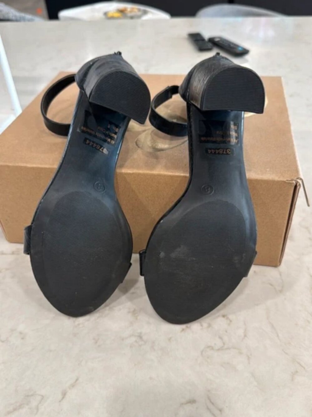 Heels - Picture 3 of 3